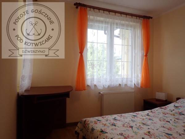 Apartament nr 1 typu studio, 2 pokojowy, z mini aneksem kuchennym, z łazienką i zadaszonym balkonem