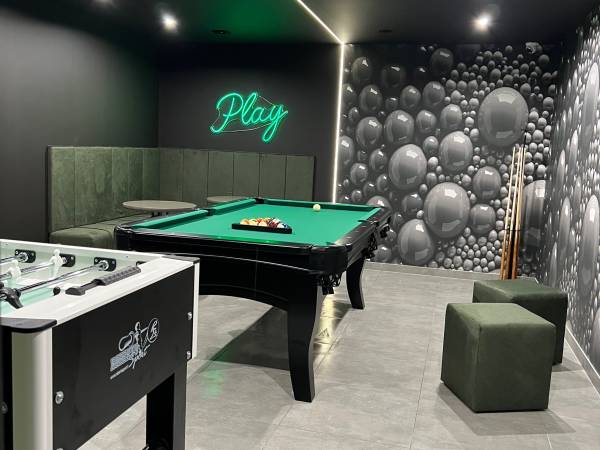 Pokój bilardowy, budynek B.