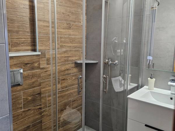 Kwatery Prywatne i Pokoje Do Wynajęcia u Lusii