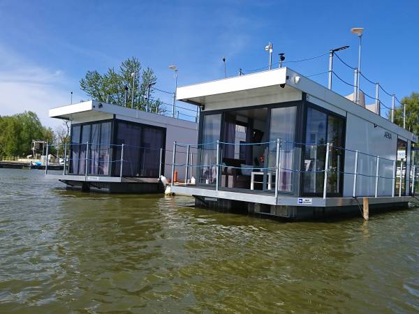 Domki na wodzie "Arka" z rowerem wodnym, parkingiem, 300 metrów do Morza ! Centrum Mielna 