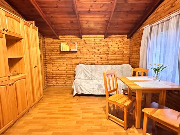 Wpadnij do lasu , domki nad jeziorem 