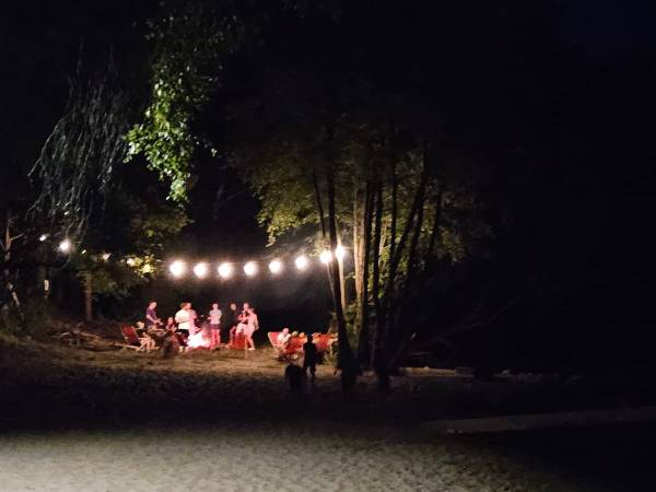 Wpadnij do lasu , domki nad jeziorem 