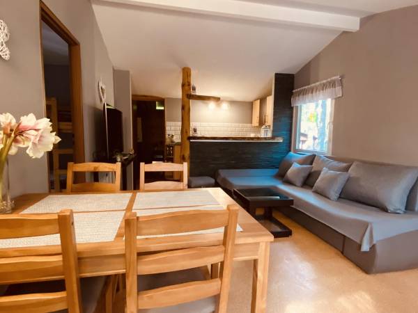 Wpadnij do lasu , domki nad jeziorem 