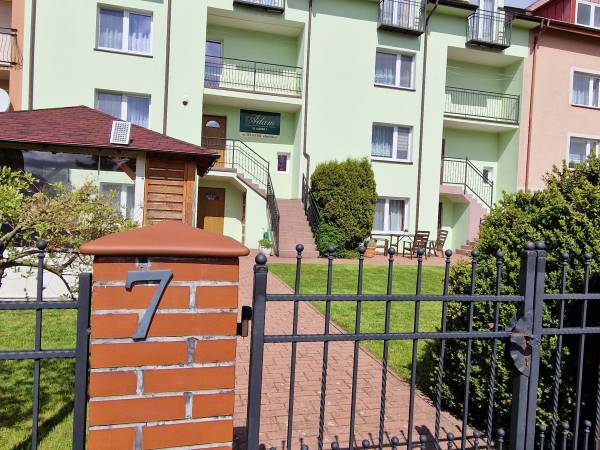 widok od strony ulicy