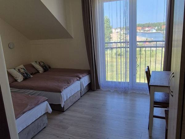 Pokój 3os z widokiem na port