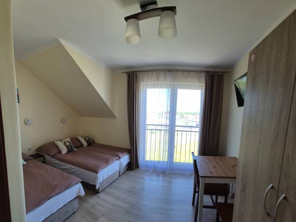 Pokók 3os z widokiem na port.