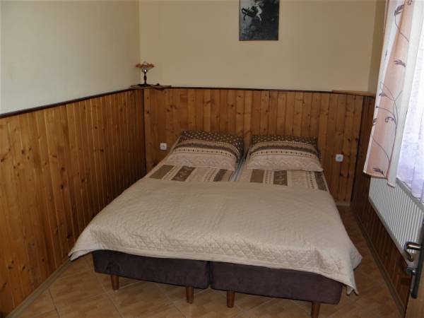 pokój nr 6 ( część sypialna )