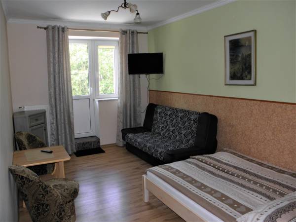 pokój nr 17 ( apartament 4-5 osobowy ) na 2 piętrze z balkonami