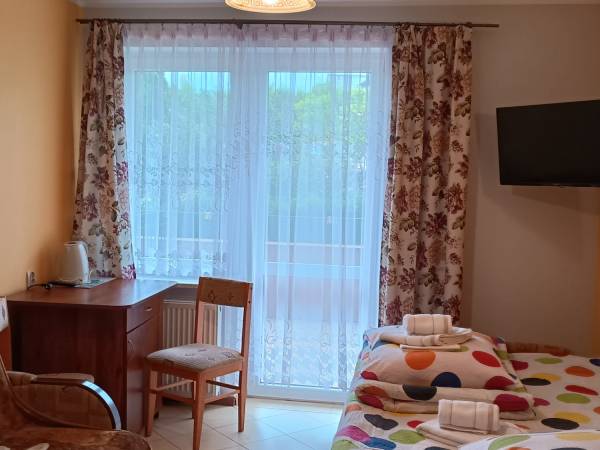 trzy osobowy z tarasem