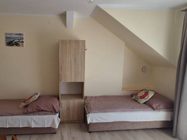 Pokój 4os z balkonem