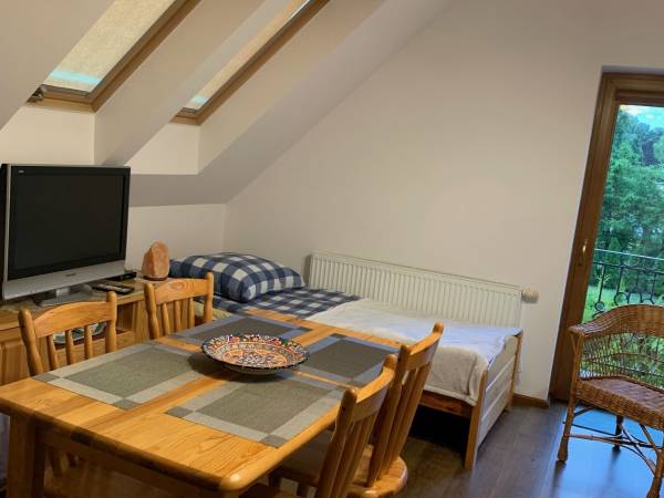 pokój czteroosobowy z balkonem