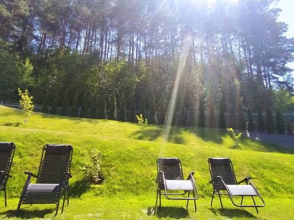 Na leżaku pod lasem 