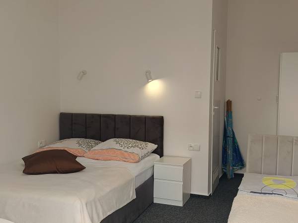 Pokój trzyosobowy z łazienką 