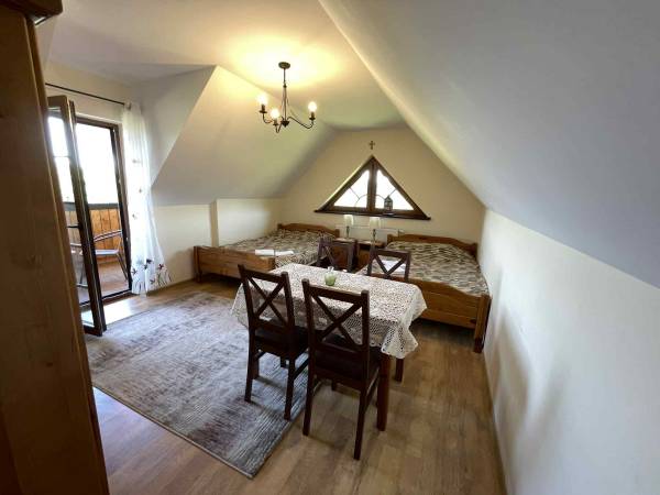 Pokoju czteroosobowy z tarasem