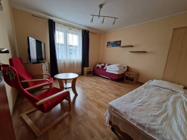 Apartament 6 osobowy pokój II