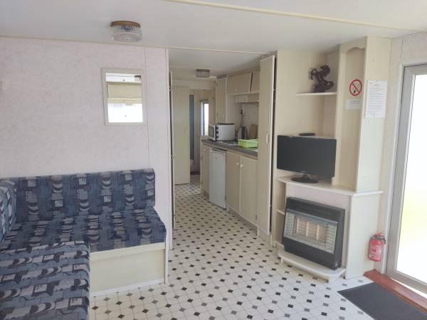 Dom wczasowy oraz domki letniskowe Pustkowo