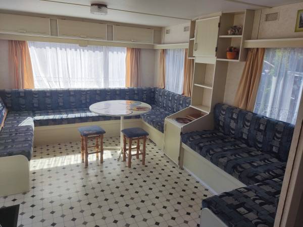 Dom wczasowy oraz domki letniskowe Pustkowo