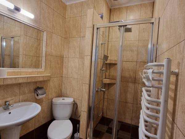 Łazienka mały pokój 2-osobowy