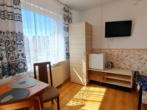 KLEKS ul. Nadbałtycka 25 pokój 2-3 osobowy