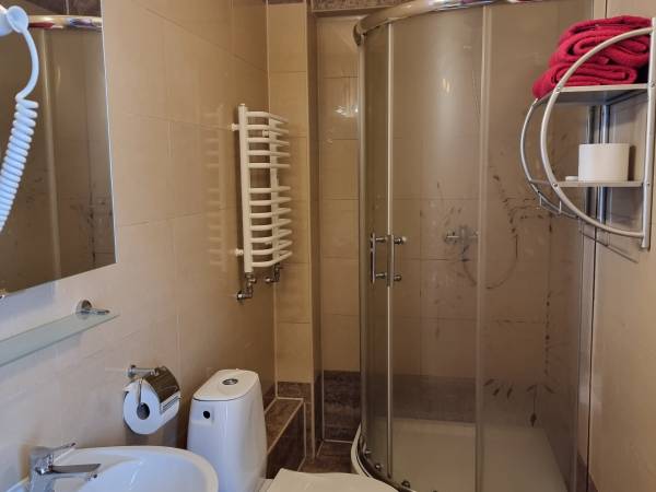 Łazienka pokój 2-osobowy 