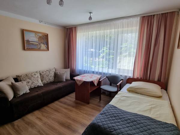 Pokój 3/4-osobowy z łazienką poza pokojem