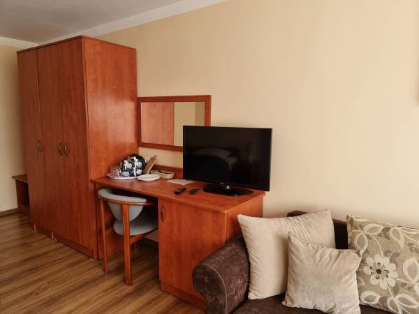 Pokój 3/4-osobowy z łazienką poza pokojem