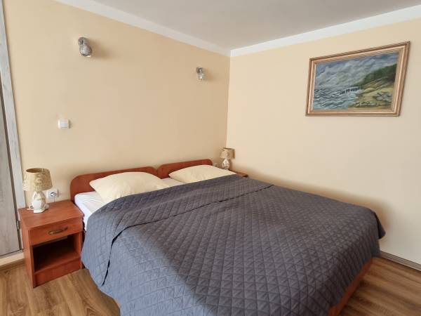 Pokój 3/4-osobowy z łazienką poza pokojem