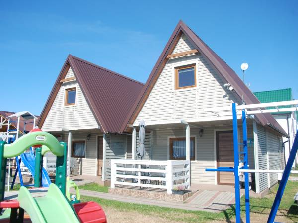 Widok na domki do 6 osób: Belona, Turbot