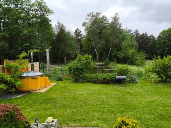 Domek nad Stawem z Jacuzzi