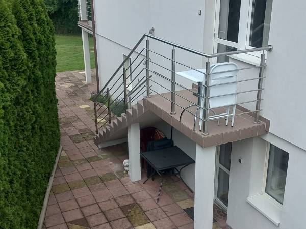 pokoj nr.3 balkon ,schody wejściowe