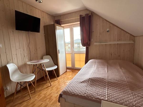 pokój nr 4, 2 osobowy z łazienką i balkonem