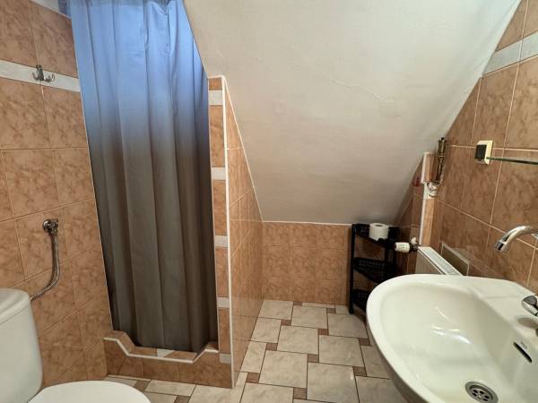 Pokój nr. 34 / 2-1 os. Standard. Łazienka, toaleta, prysznic. 