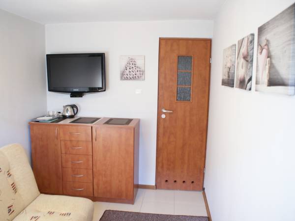 Poziom -1, Pokój z łazienką 