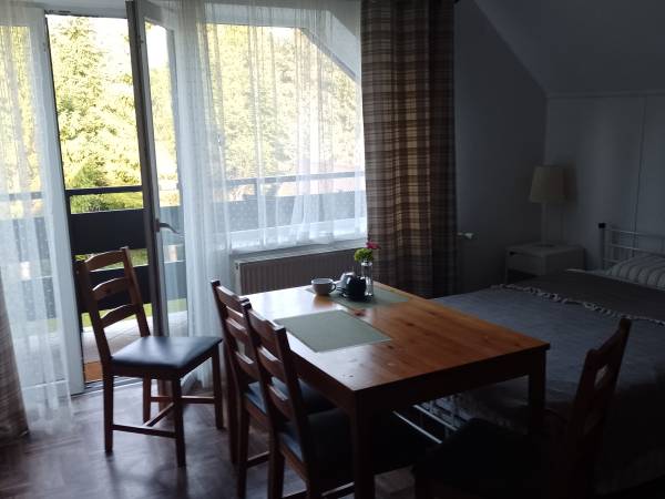 Pokòj czteroosobowy z balkonem