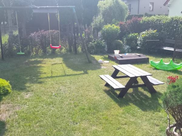 Plac zabaw w ogrodzie