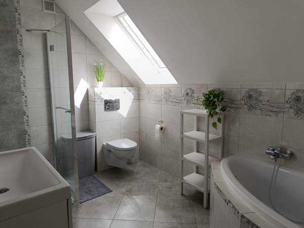 Dom Nad Jeziorem - Natalia