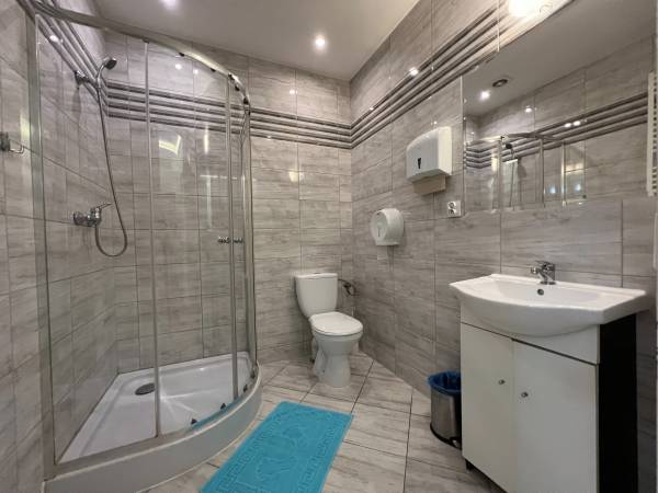 Pokój 2 os z łóżkami pojedynczymi z prywatną łazienka