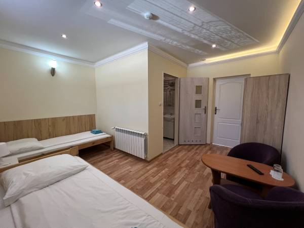 Pokój 2 os z łóżkami pojedynczymi z prywatną łazienka