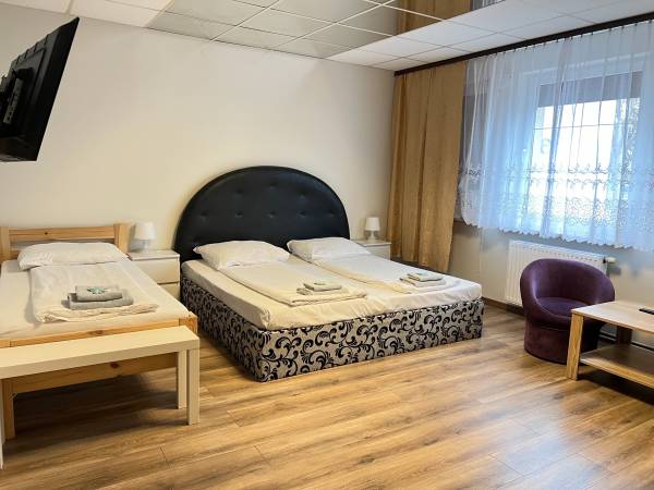 Pokój 2 os z łóżkiem małżeńskim z łazienka 