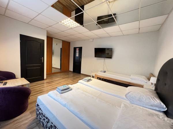 Pokój 2 os z łóżkiem małżeńskim z łazienka 