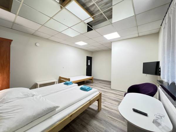 Pokój 2 os z łóżkiem małżeńskim z łazienka 