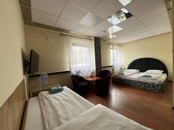 Pokój 2 os z łóżkiem małżeńskim z łazienka 