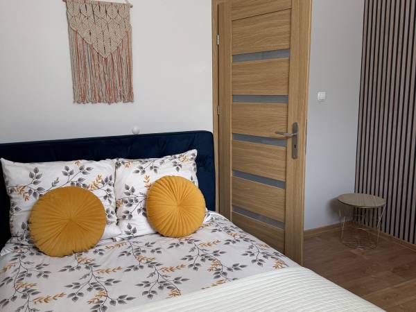 PIERWSZA SYPIALNIAAPARTAMENT FAMILIJNY