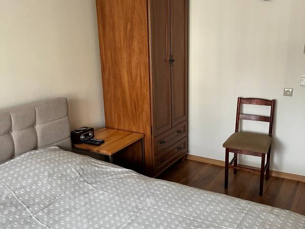 Mniejszy pokój - z dużym łóżkiem