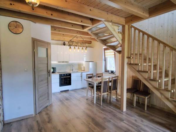 Bliźniak nad stawem