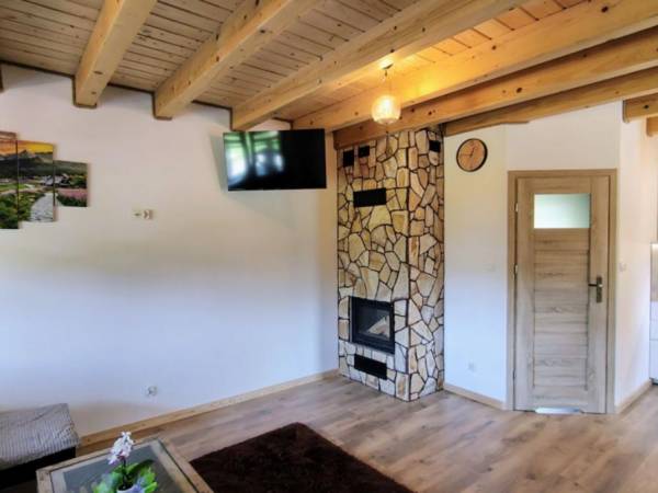 Bliźniak nad stawem