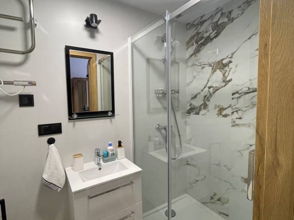 Pokój dwuosobowy z łazienką 1A