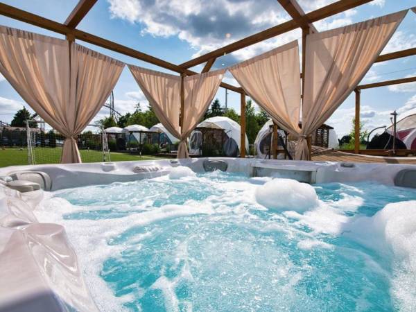 Strefa Spa z jacuzzi, sauną i schładzaczem do sauny