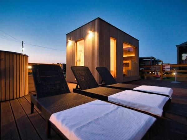 Strefa Spa z jacuzzi, sauną i schładzaczem do sauny