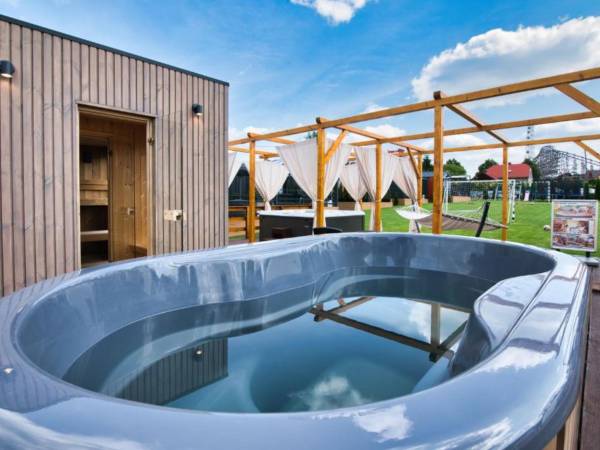 Strefa Spa z jacuzzi, sauną i schładzaczem do sauny